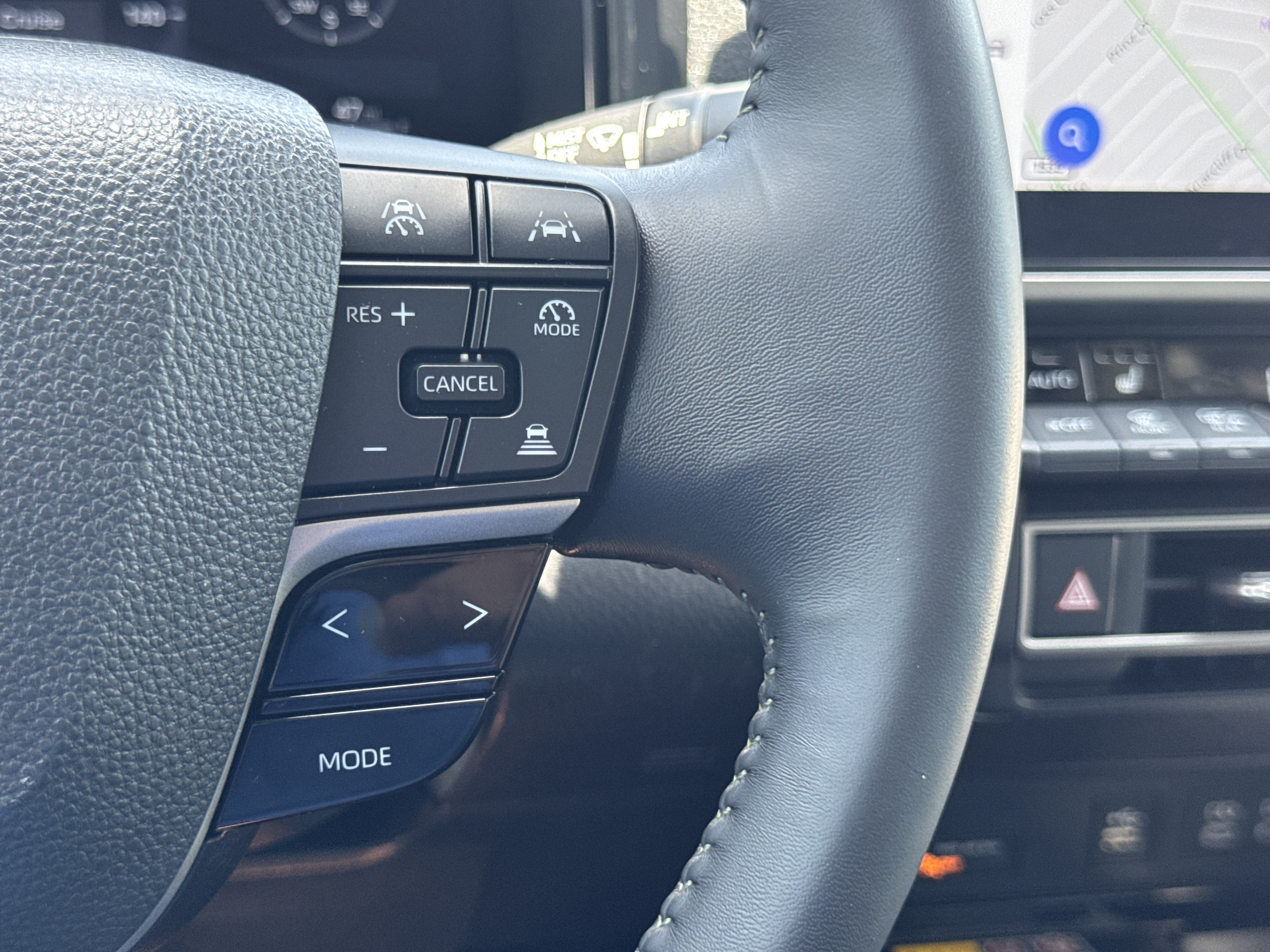 Used 2025 Toyota Camry XLE FWD image 15