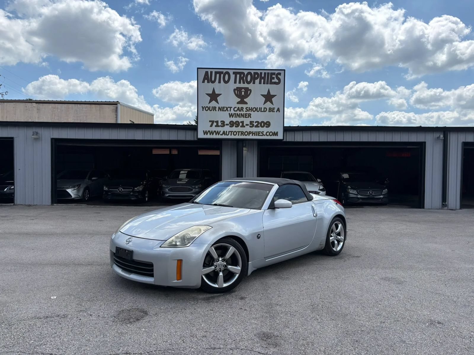 Used 2006 Nissan 350Z Touring RWD image 8