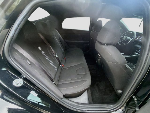 Used 2025 Hyundai Elantra Sport FWD image 26