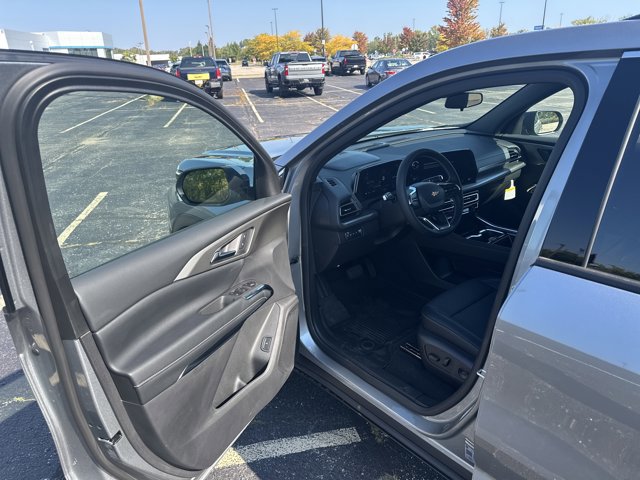New 2025 Chevrolet Traverse LT w/ Sun and Wheel Package image 9