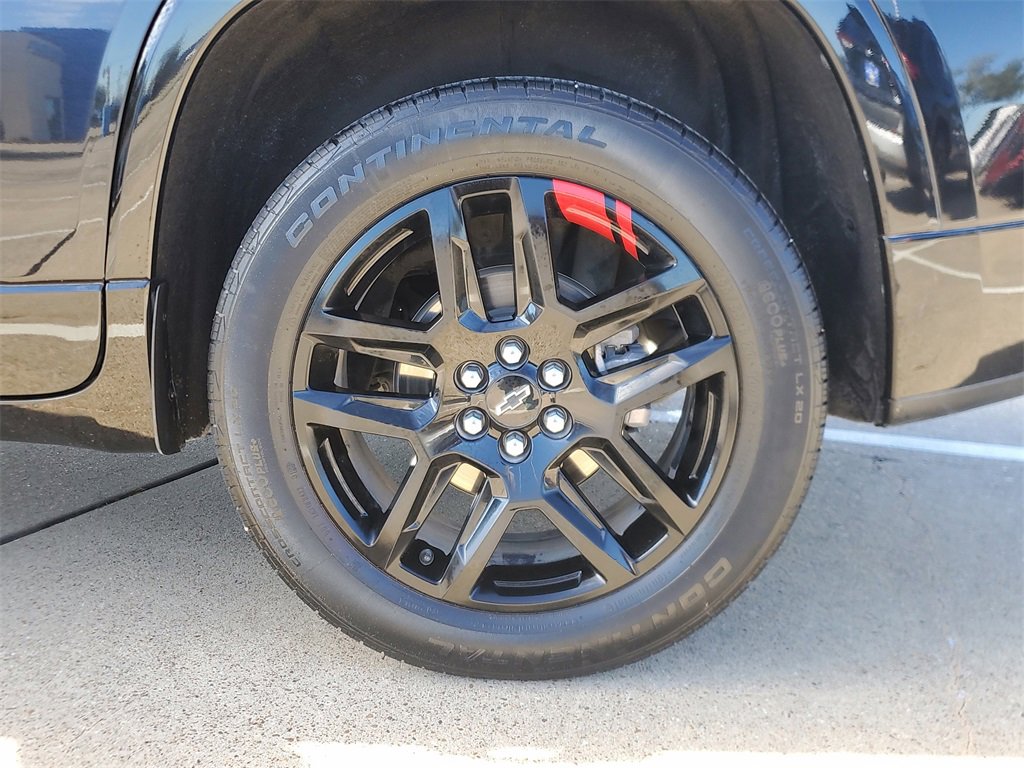 Used 2023 Chevrolet Traverse Premier w/ Redline Edition image 8