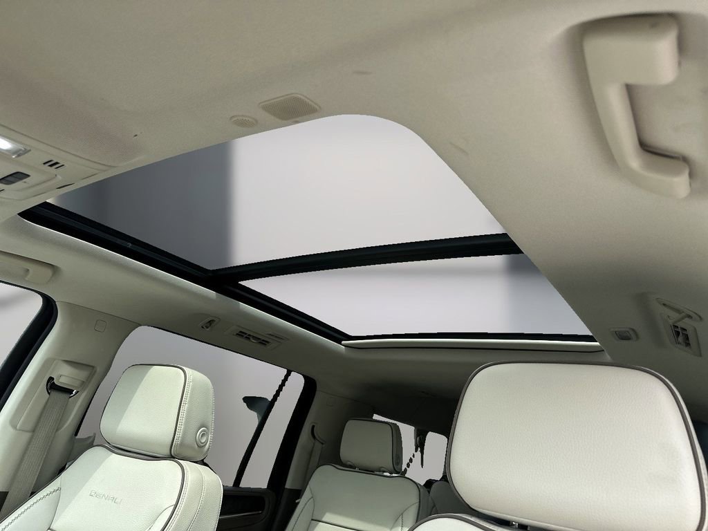 Certified 2024 GMC Yukon XL Denali w/ Denali Reserve Package AWD/4WD image 8