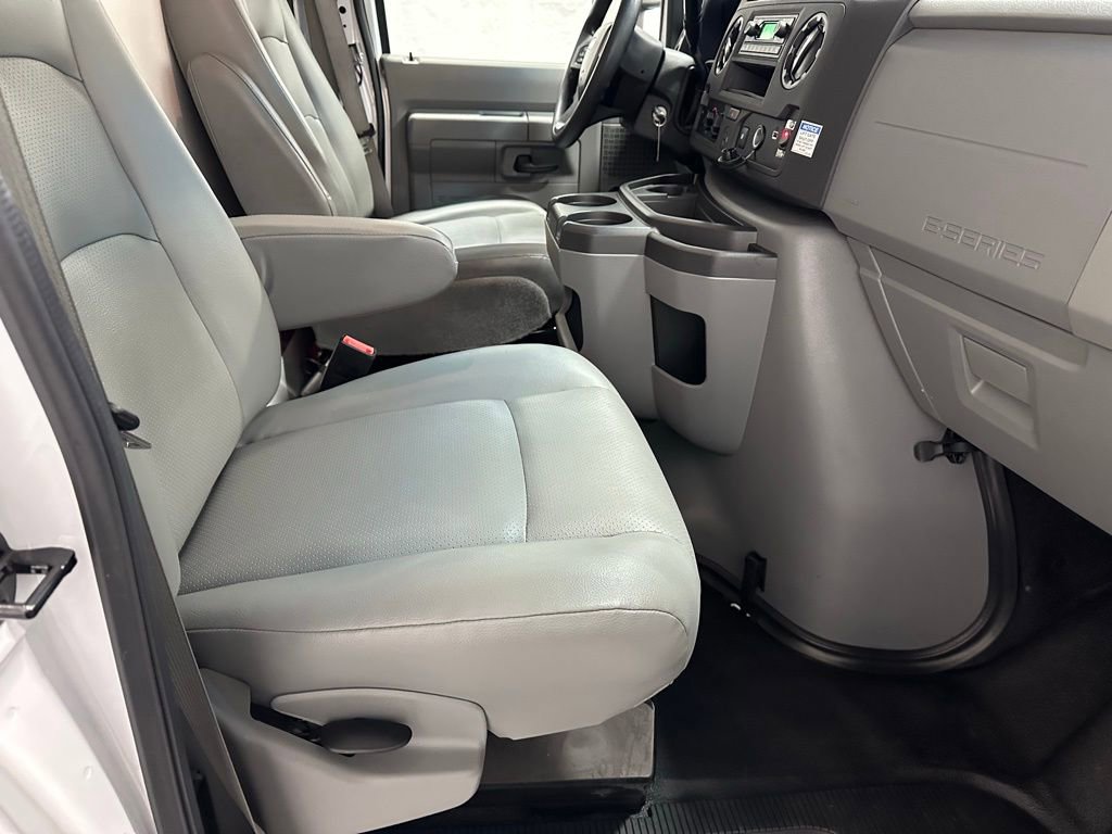 Used 2024 Ford E-350 and Econoline 350 Super Duty image 41