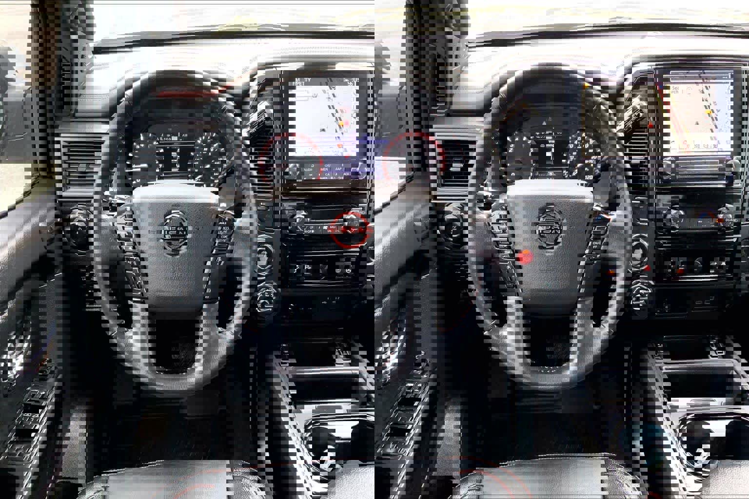 Used 2023 Nissan Titan PRO-4X w/ Pro-4x Convenience Package image 6