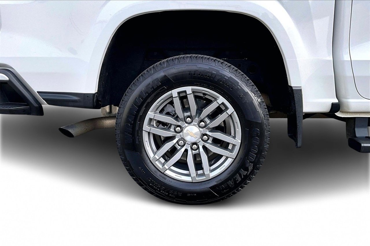 Used 2024 Chevrolet Colorado LT image 34