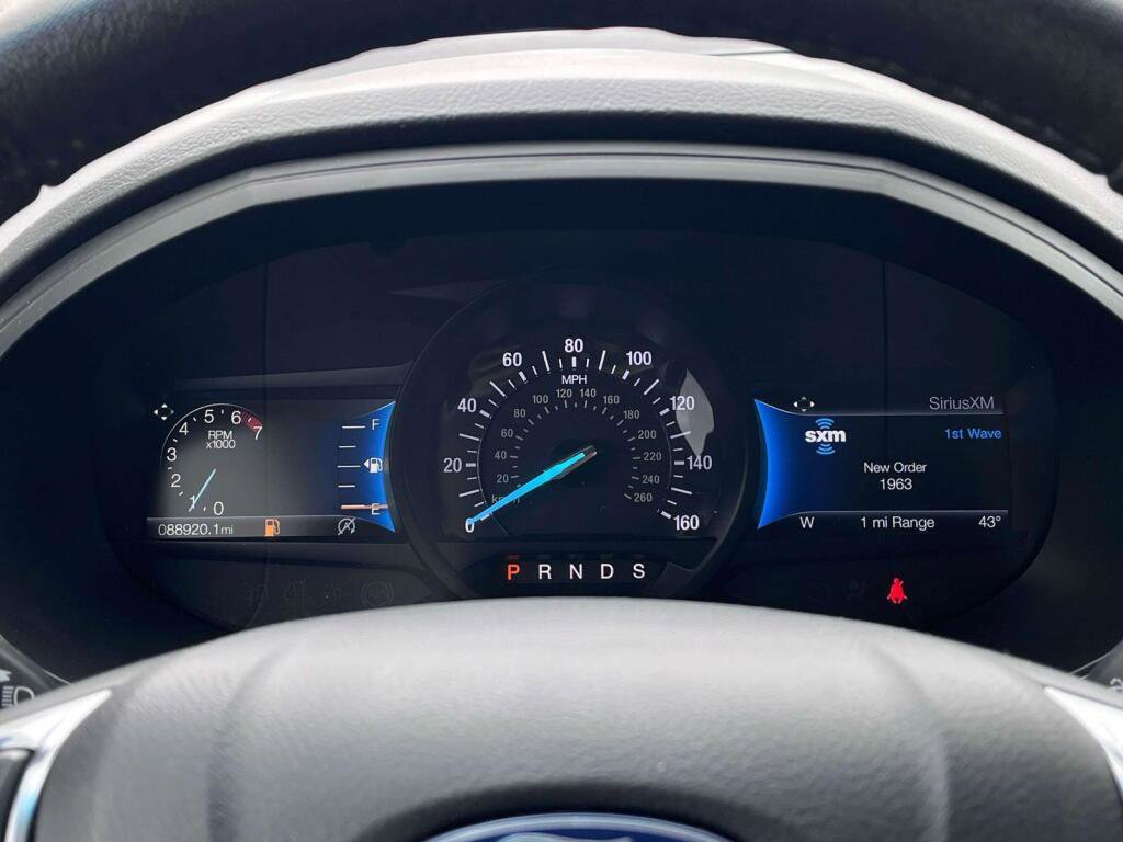 Used 2022 Ford Edge SEL AWD/4WD image 3