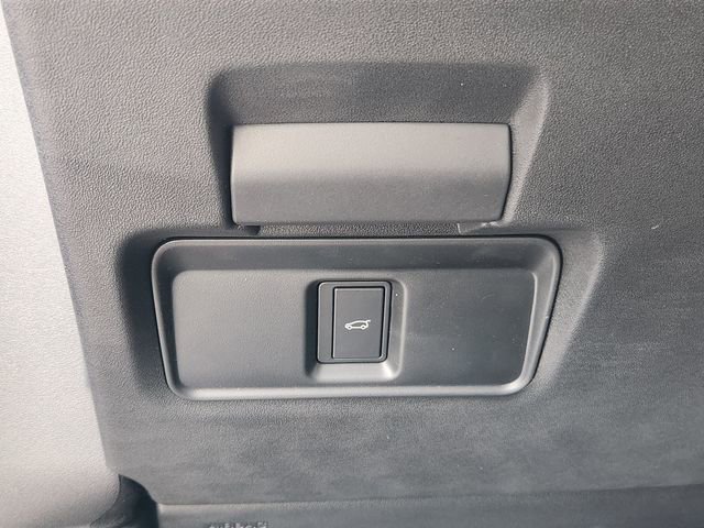 New 2025 Land Rover Discovery Sport S image 21