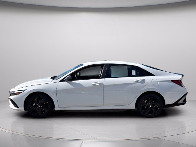 New 2026 Hyundai Elantra SEL Sport FWD image 2
