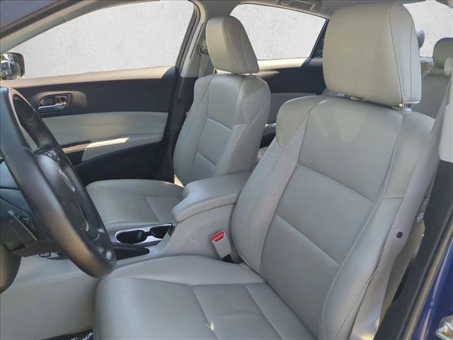 Used 2017 Acura ILX w/ AcuraWatch Plus Package FWD image 17