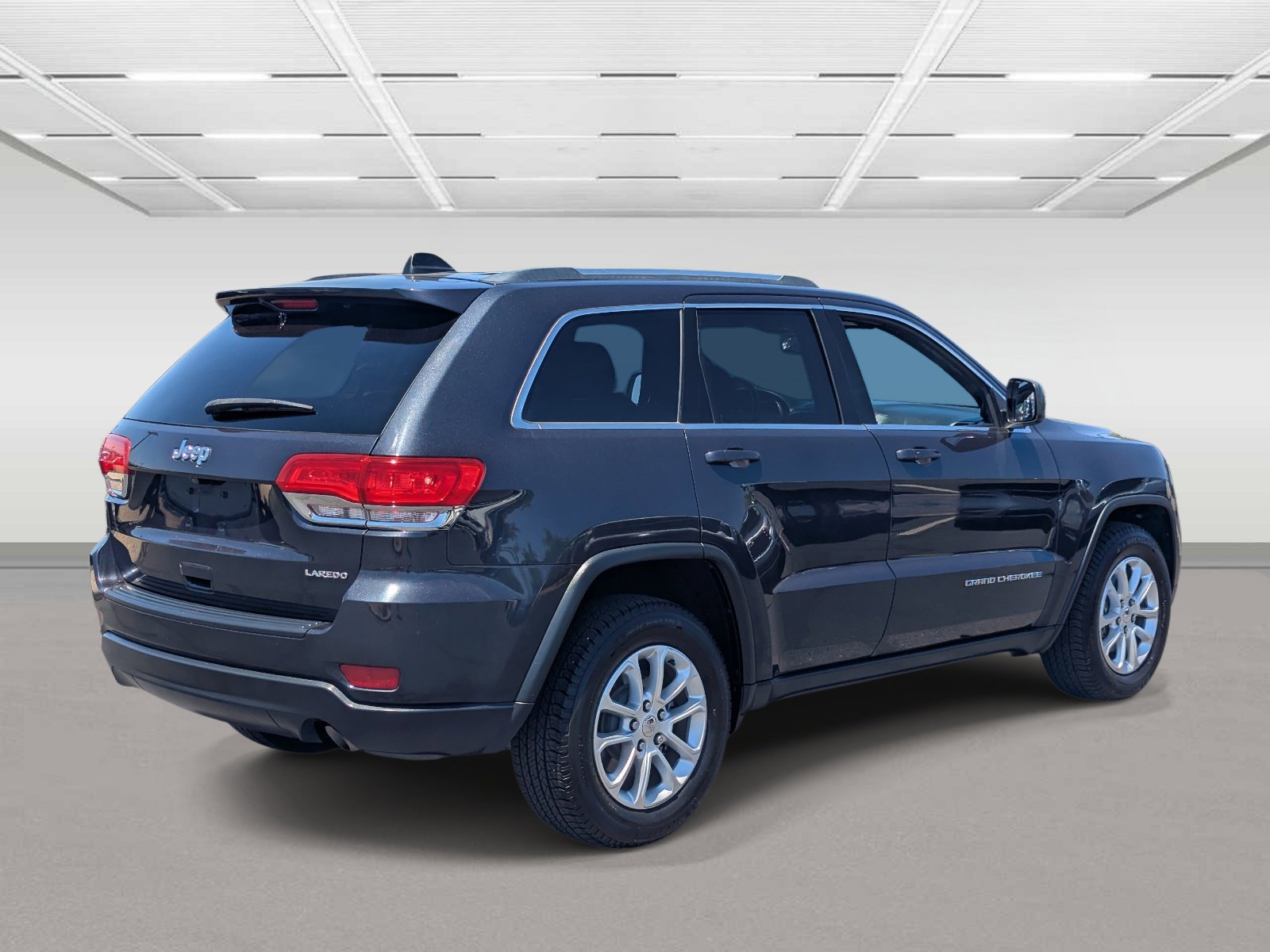 Used 2015 Jeep Grand Cherokee Laredo w/ Quick Order Package 23E RWD image 8