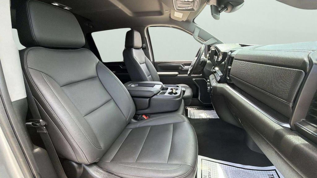 Used 2024 Chevrolet Silverado 2500 LTZ AWD/4WD image 33