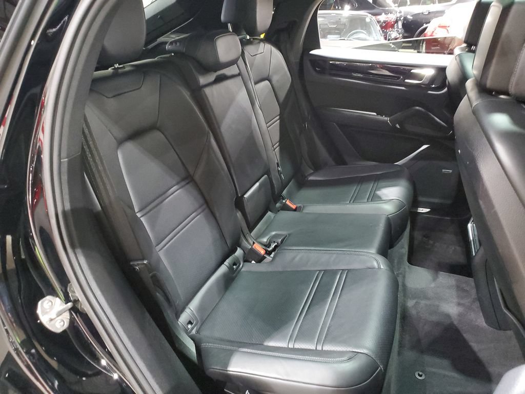 Used 2022 Porsche Cayenne Coupe AWD/4WD image 20