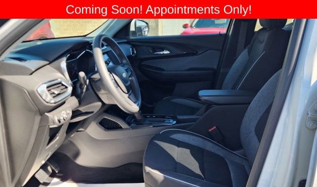 Used 2023 Chevrolet TrailBlazer LT FWD image 3