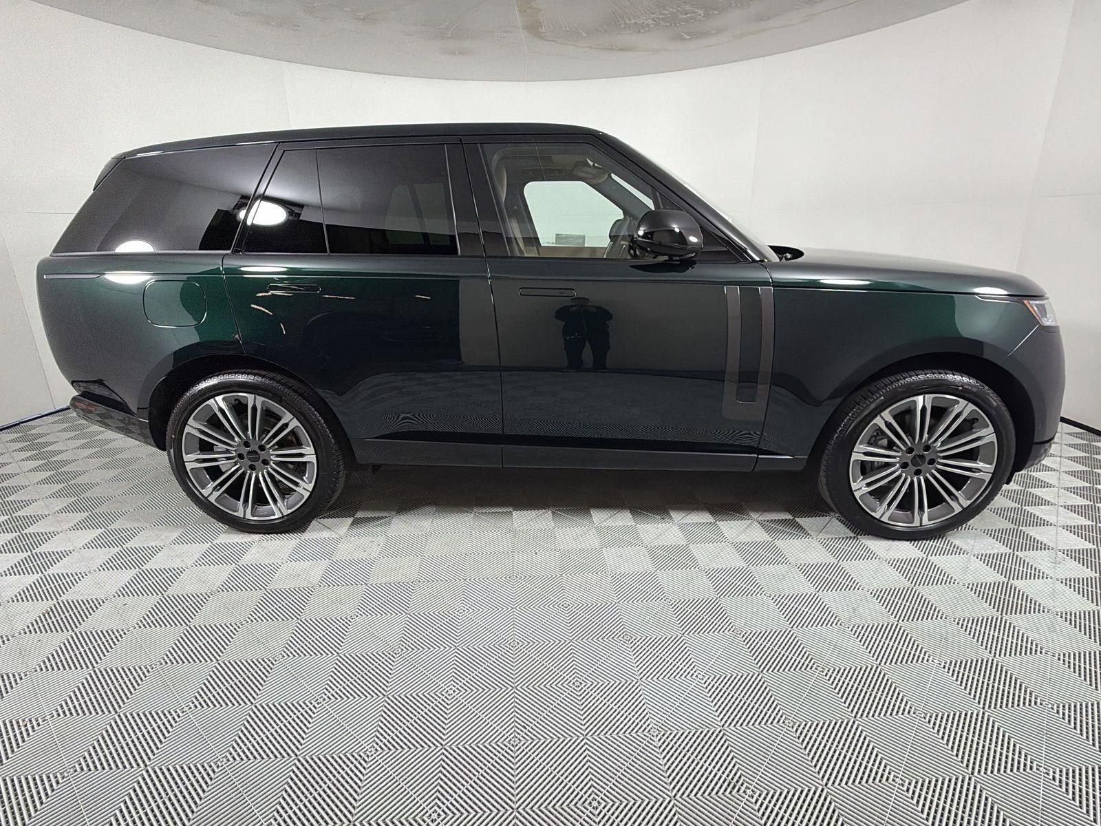 New 2026 Land Rover Range Rover SE image 6