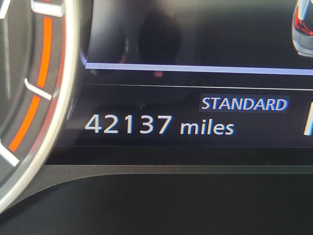 Certified 2025 Nissan Rogue SV FWD image 30