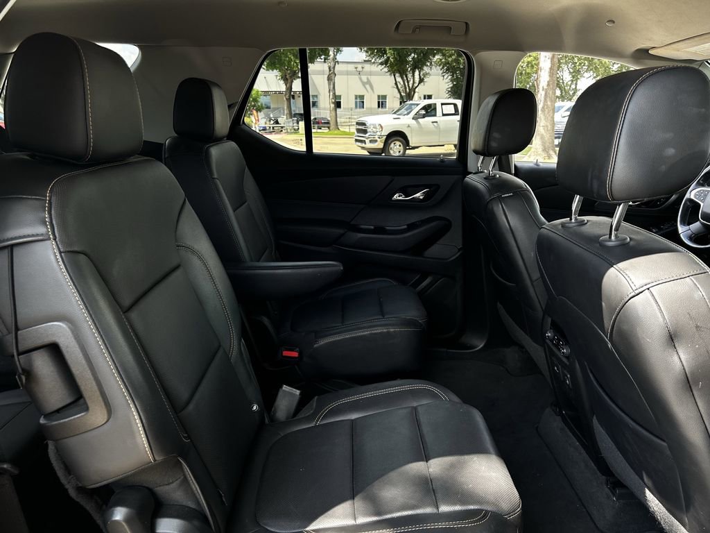 Used 2019 Chevrolet Traverse Premier w/ LPO, Blackout Package FWD image 30