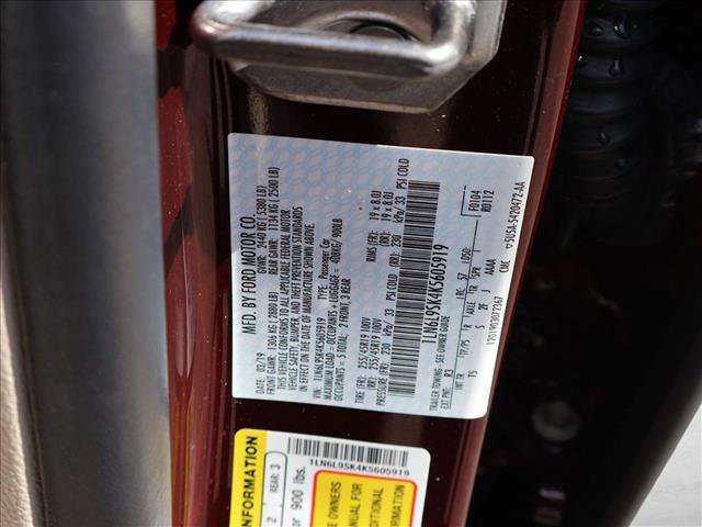 Used 2019 Lincoln Continental Select image 16