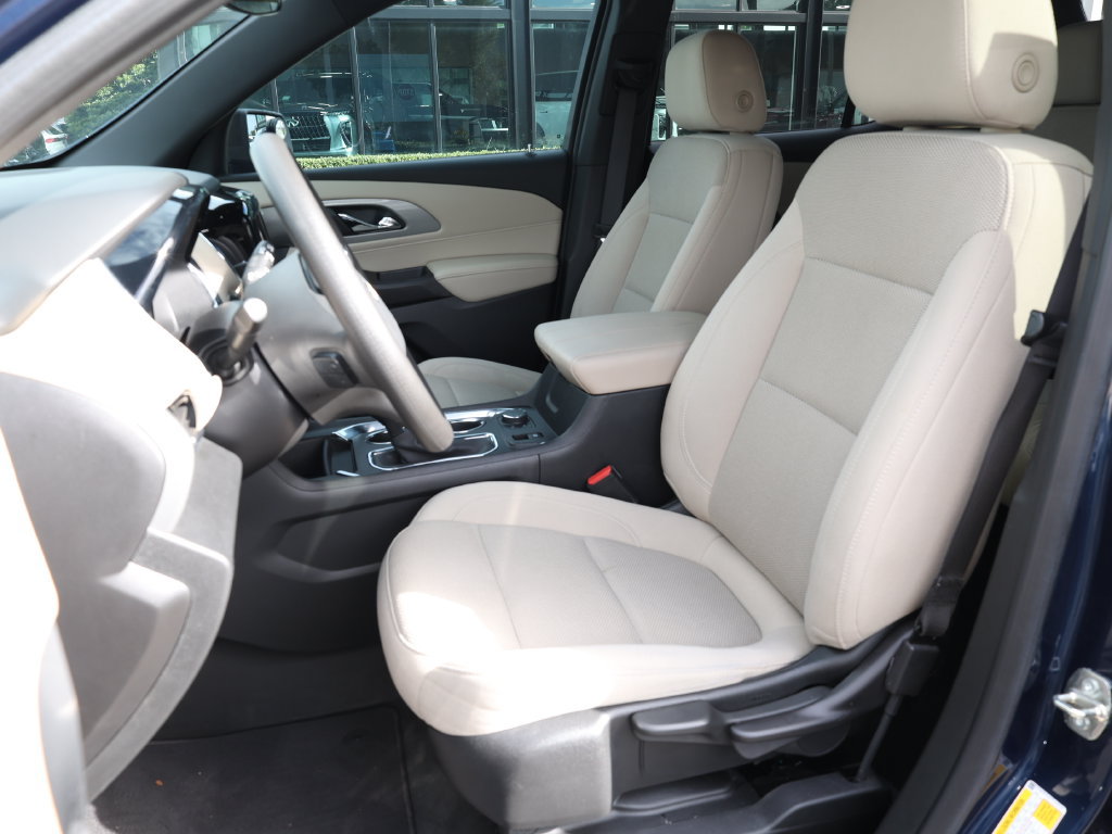 Used 2023 Chevrolet Traverse LS FWD image 12