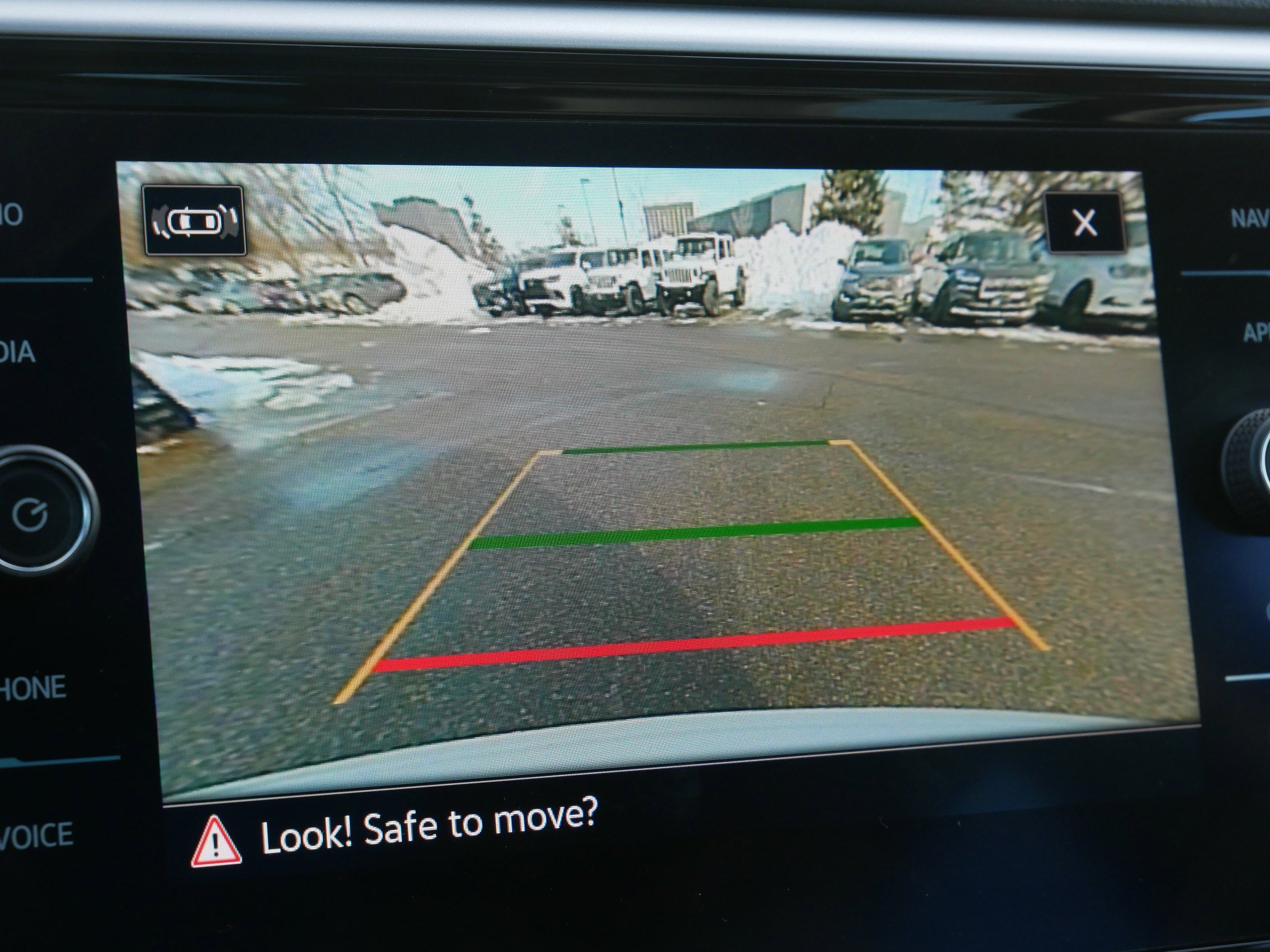 Used 2021 Volkswagen Atlas Cross Sport SEL Premium image 33