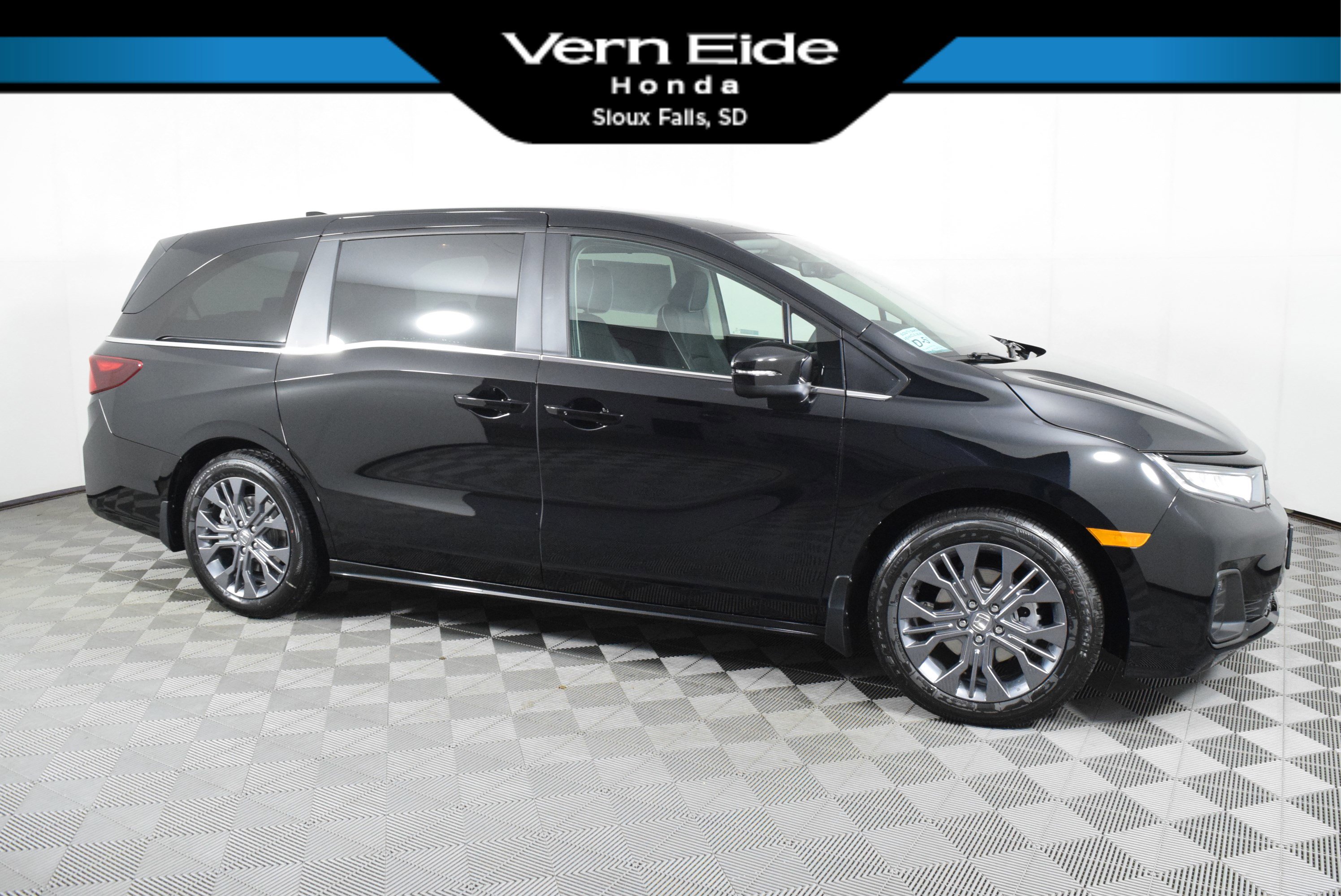 New 2026 Honda Odyssey Touring image 1