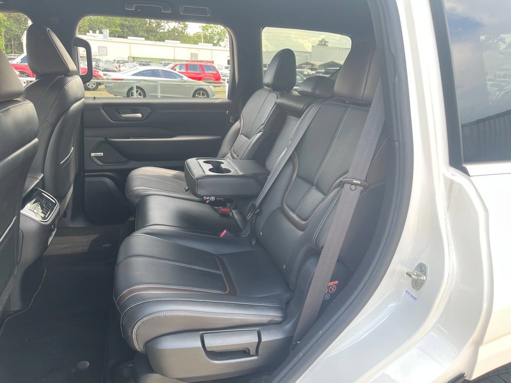 Certified 2025 Nissan Armada SL RWD image 27