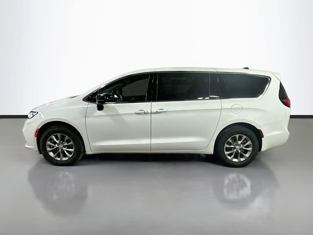 New 2026 Chrysler Pacifica Select image 9
