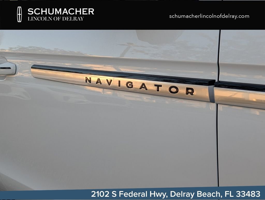 New 2026 Lincoln Navigator Premiere AWD/4WD image 10