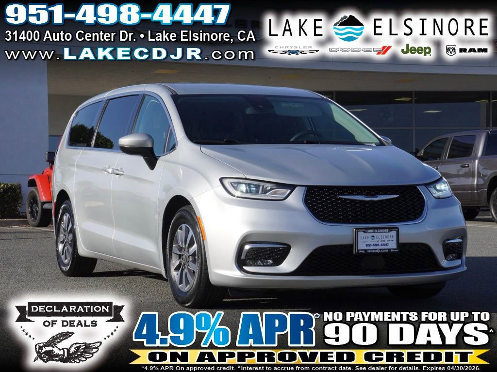 Certified 2023 Chrysler Pacifica Touring-L image 1