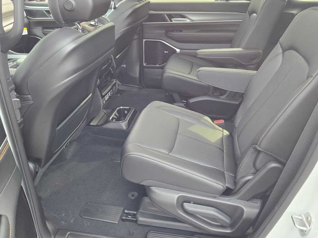 New 2026 Jeep Grand Wagoneer 4WD image 20