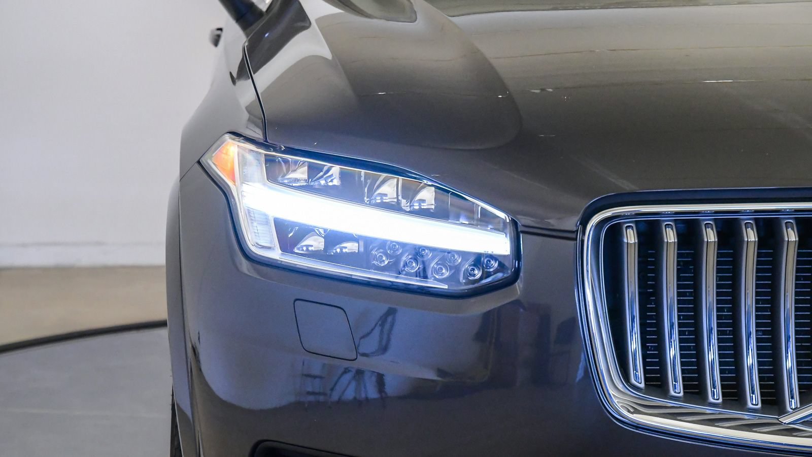 Certified 2023 Volvo XC90 T8 Core w/ Protection Package Premier AWD/4WD image 8