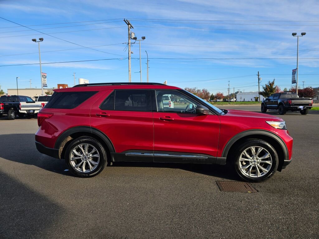Certified 2023 Ford Explorer XLT w/ Equipment Group 202A image 5