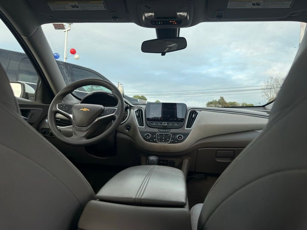 Used 2022 Chevrolet Malibu LT image 14