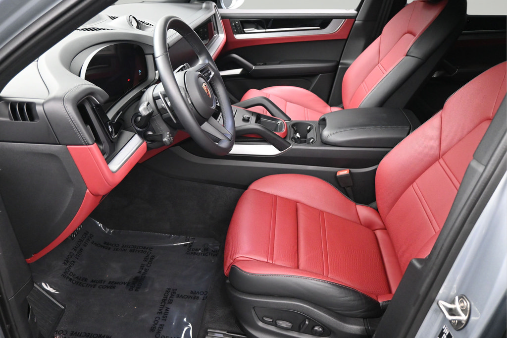 Certified 2025 Porsche Cayenne E-Hybrid AWD/4WD image 6