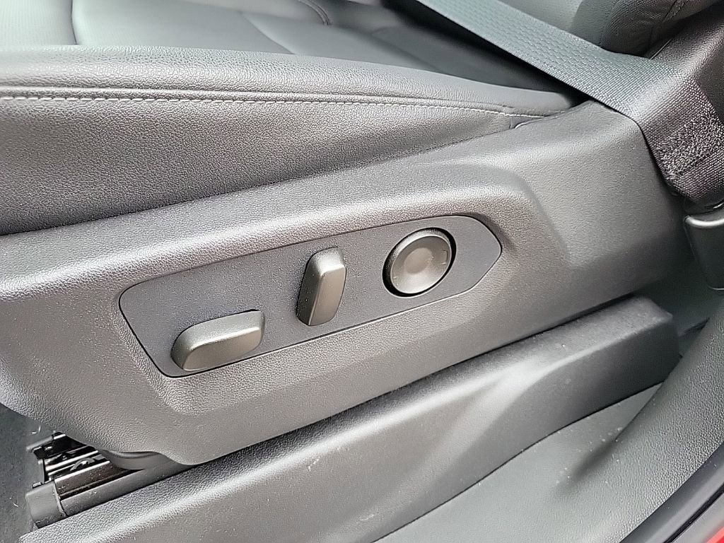 Used 2026 GMC Sierra 1500 SLT image 18