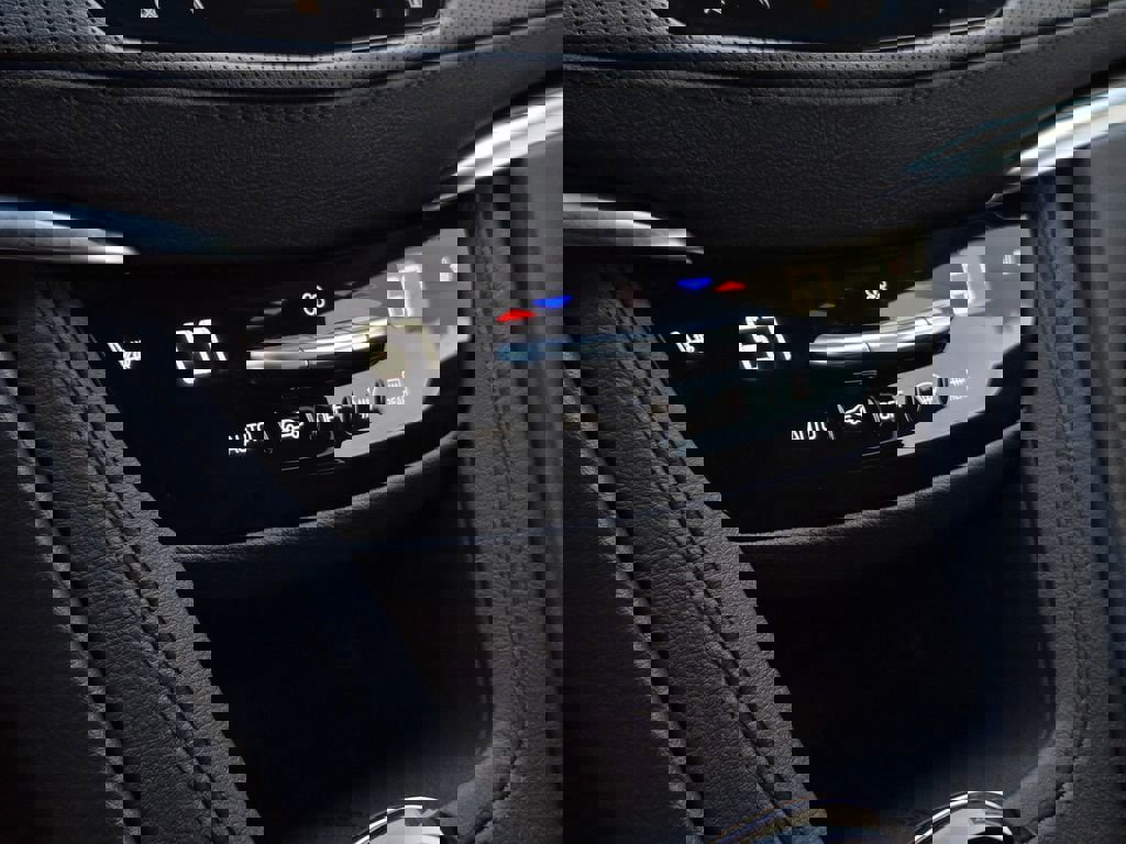 New 2025 Cadillac XT6 Luxury image 20