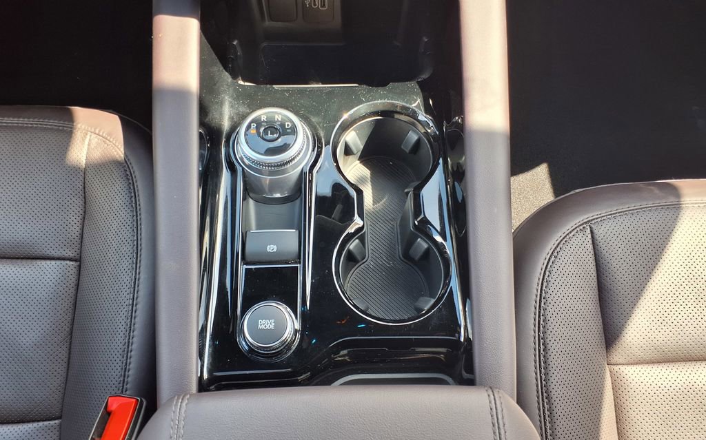 Used 2025 Ford Explorer Platinum w/ LUX Leather Package image 26