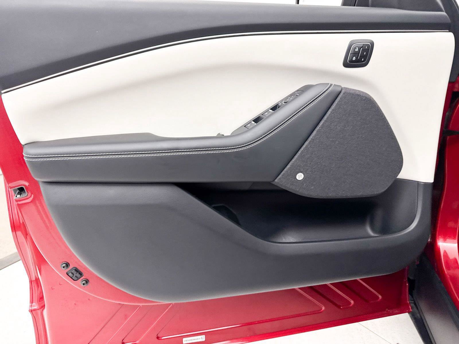 Used 2022 Ford Mustang Mach-E Premium RWD image 28