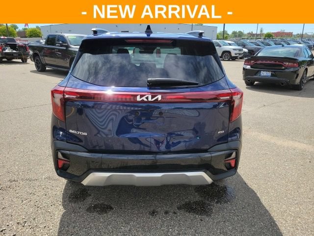 Used 2024 Kia Seltos EX AWD/4WD image 4