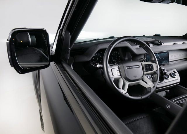 Used 2023 Land Rover Defender 110 S image 21