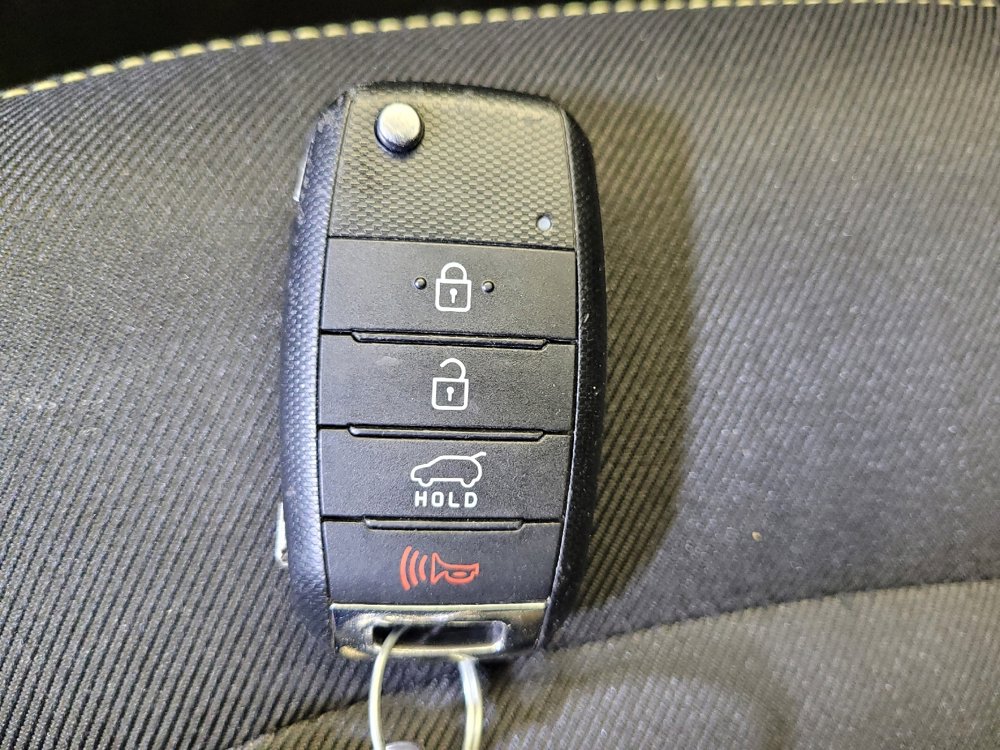 Used 2016 Kia Soul + FWD image 32