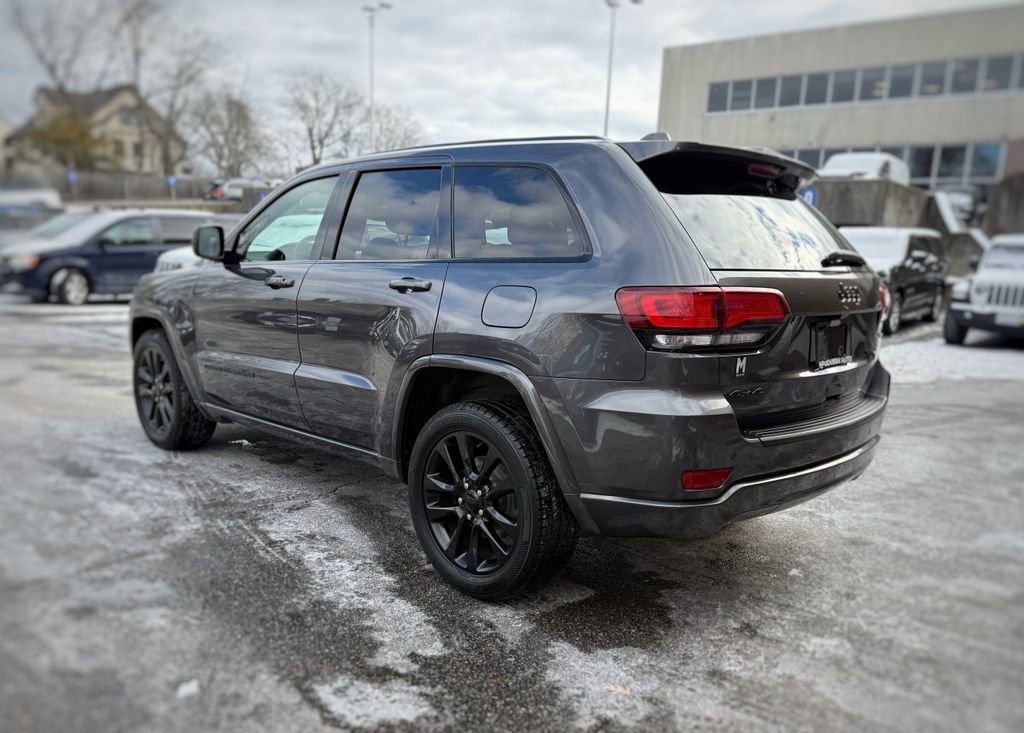 Used 2018 Jeep Grand Cherokee Altitude image 13