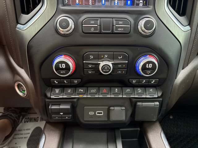 Used 2022 GMC Sierra 3500 Denali w/ Denali Black Diamond Edition AWD/4WD image 18