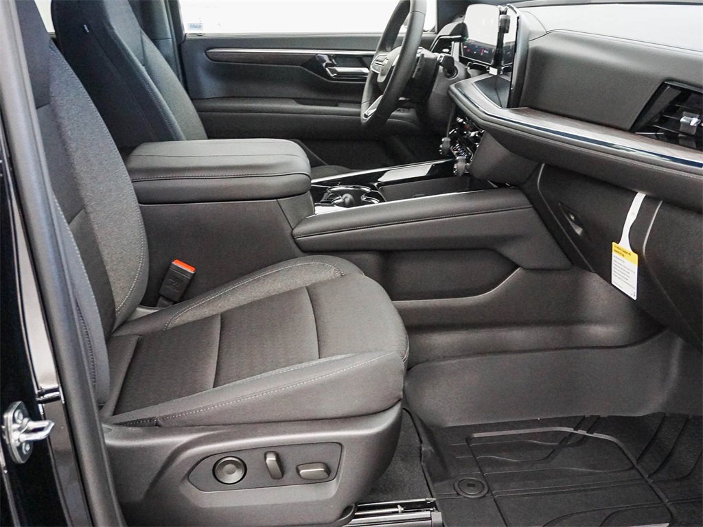 New 2026 Chevrolet Suburban LS image 14