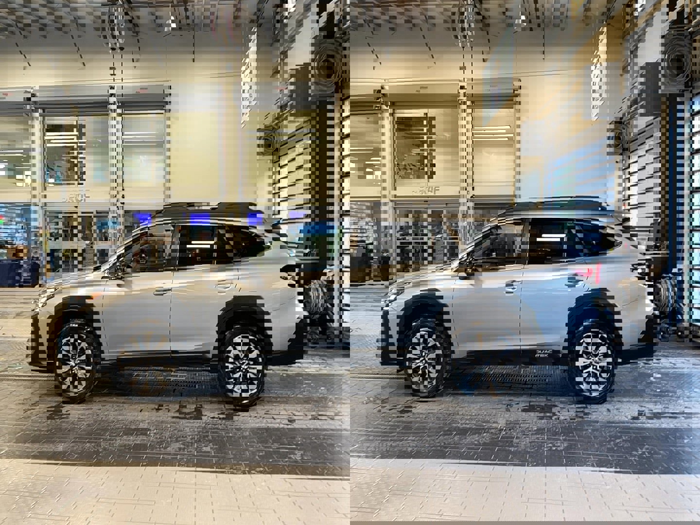 Used 2023 Subaru Outback Limited image 4