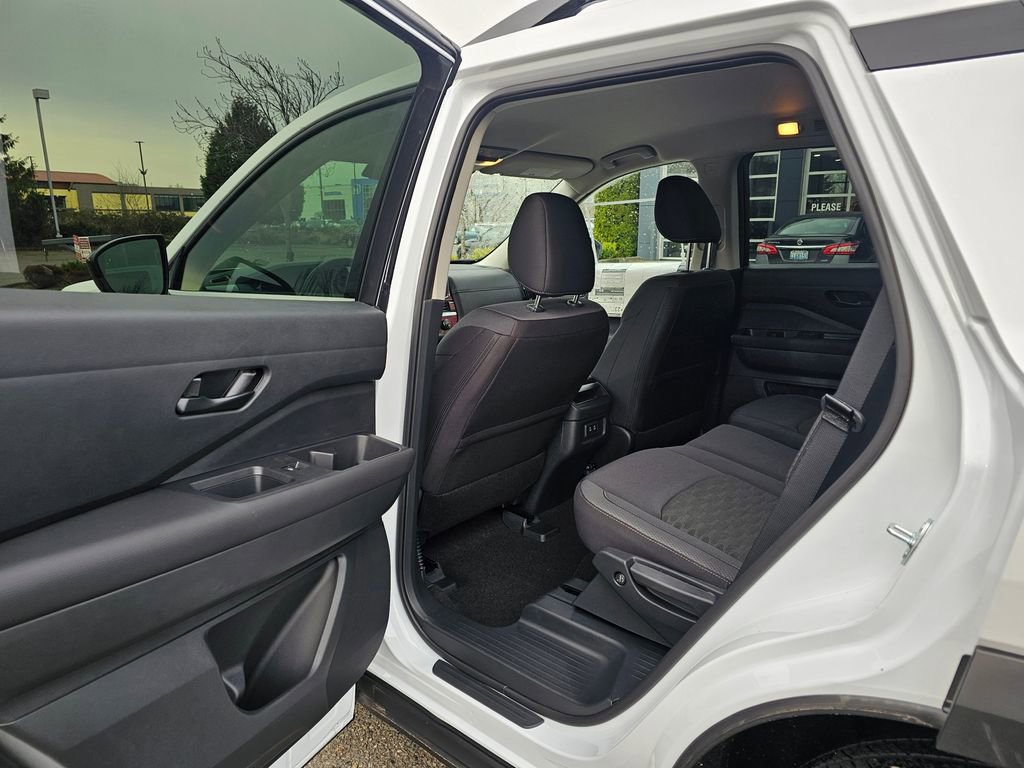 New 2026 Nissan Pathfinder SV image 12