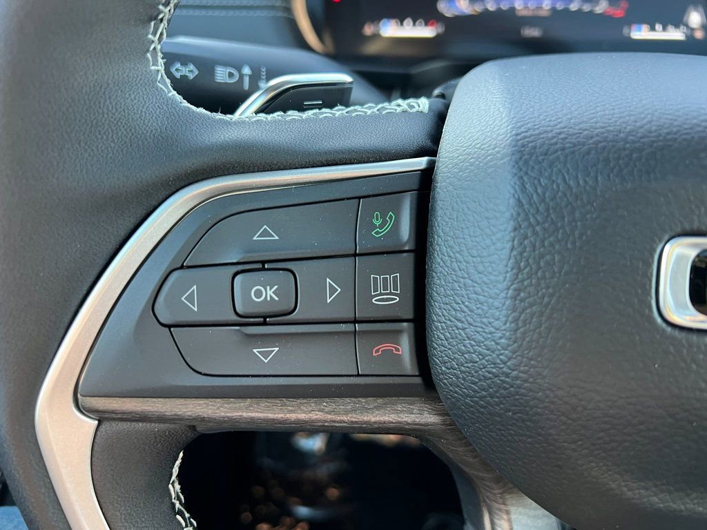 New 2025 Jeep Grand Cherokee L Limited w/ Black Appearance Package image 21