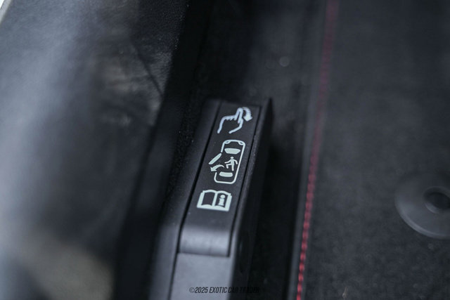 Used 2020 Chevrolet Corvette Stingray Premium Cpe w/ 3LT Preferred Equipment Group image 47