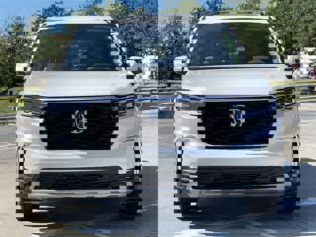 New 2025 Honda Pilot Touring image 8