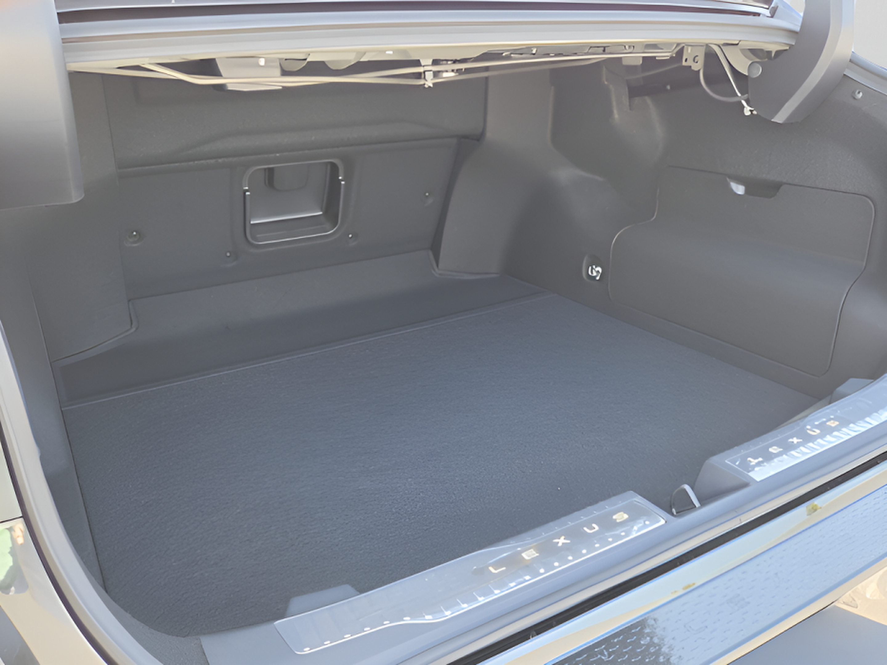 New 2026 Lexus ES 350h FWD image 15