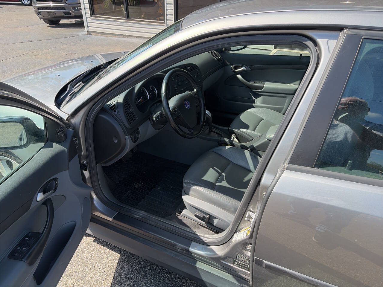 Used 2005 Saab 9-3 Linear FWD image 16